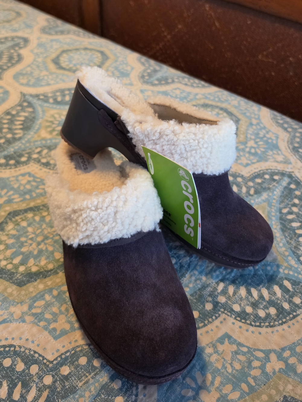 Crocs Sarah Luxe Suede Australian Shearling Fur Lined Block Heel Clogs Mules 9